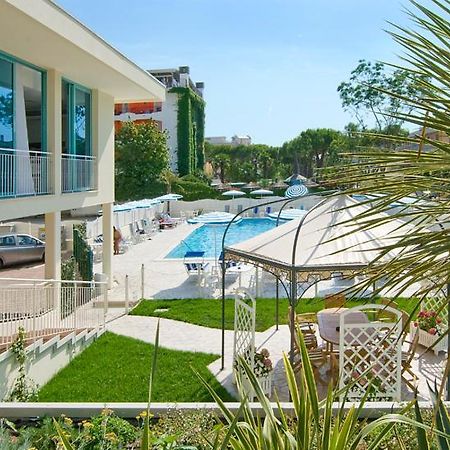 Hotel Bolivar Lido di Jesolo Kültér fotó