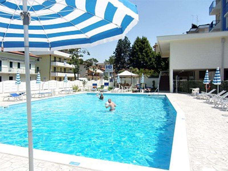 Hotel Bolivar Lido di Jesolo Kültér fotó