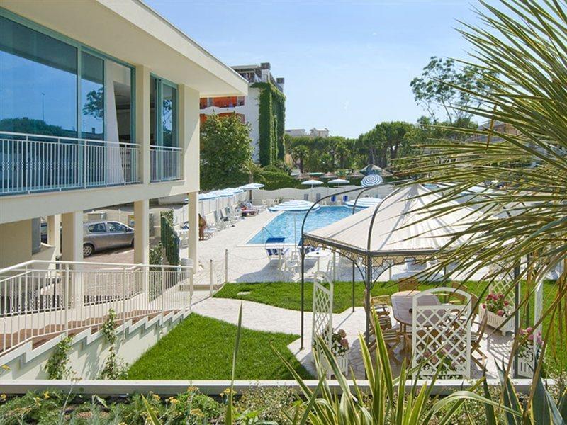 Hotel Bolivar Lido di Jesolo Kültér fotó