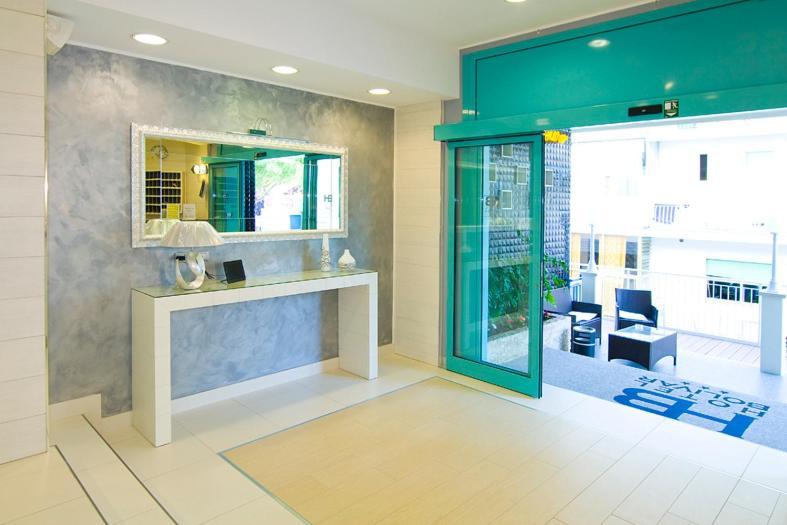 Hotel Bolivar Lido di Jesolo Kültér fotó