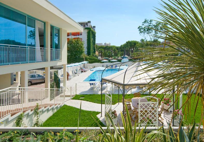 Hotel Bolivar Lido di Jesolo Kültér fotó