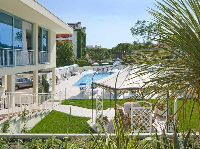 Hotel Bolivar Lido di Jesolo Kültér fotó